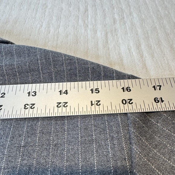 Talbots Blazer Womens Size 10 Gray Wool Blend Pinstripe One Button Jacket Office - Picture 11 of 12
